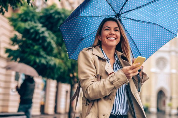 Comment une entreprise de produits de santé peut-elle utiliser le marketing par SMS pour informer et engager ses clients ?